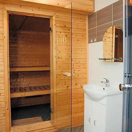 Aleksander Z Basenem, Bania Ruska I Sauna Деревянный коттедж Суленчино